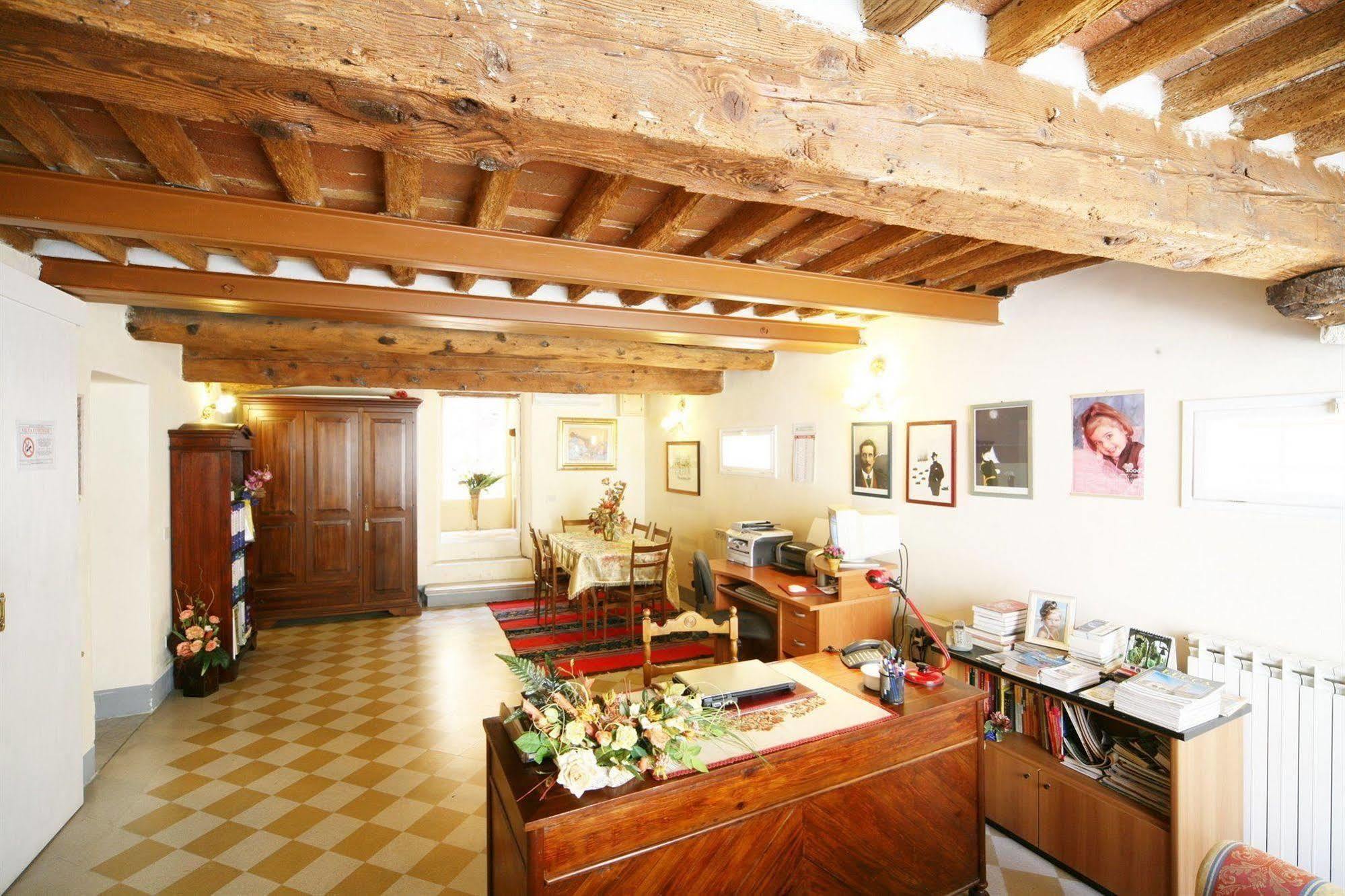 Antica Residenza Santa Chiara -City Center Lucca Exteriér fotografie